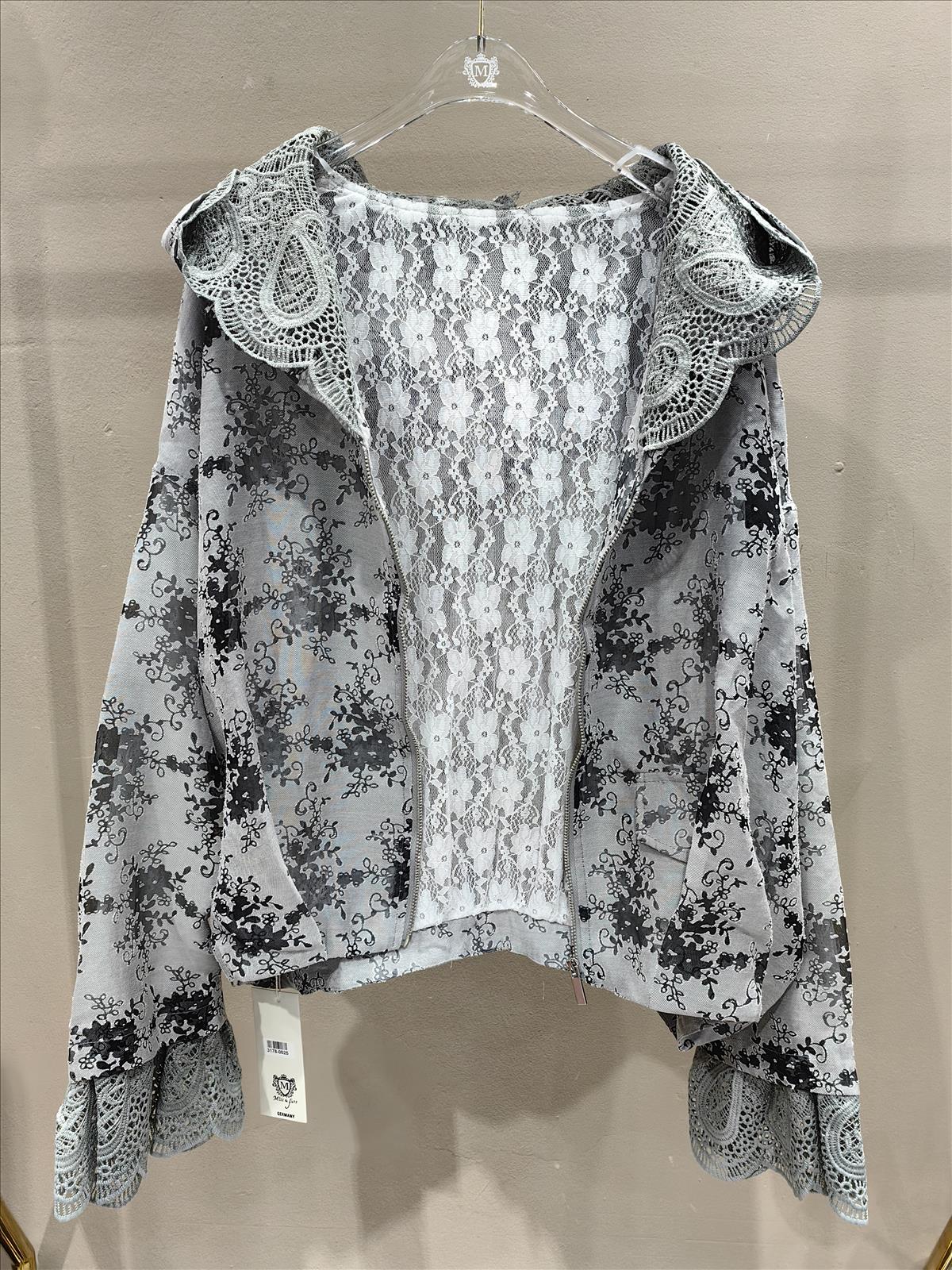 Miss Furs GmbH - MISS FURS Damenmode - Accessoires, Sportswear, Jeans, Tops, Bags