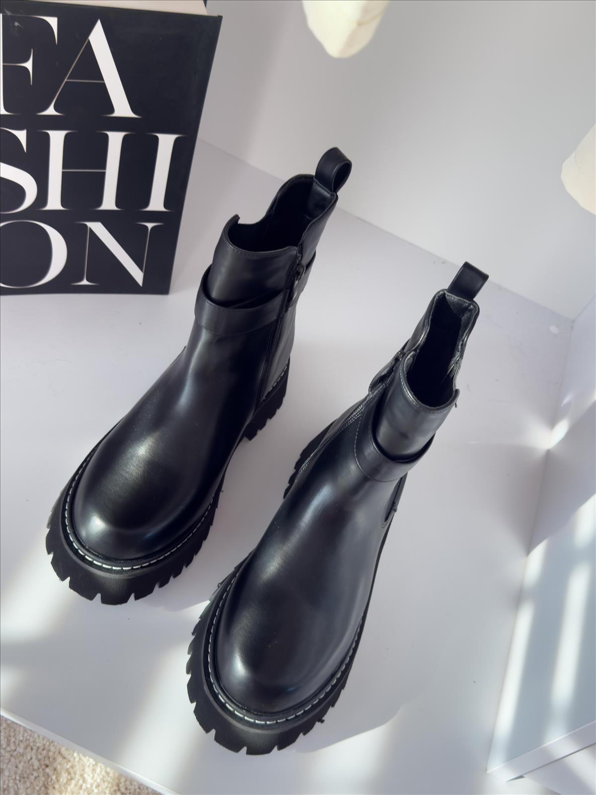 efashion s.r.o. - DOB;Accesoires;Schuhe;Young Fashion - Medvedov